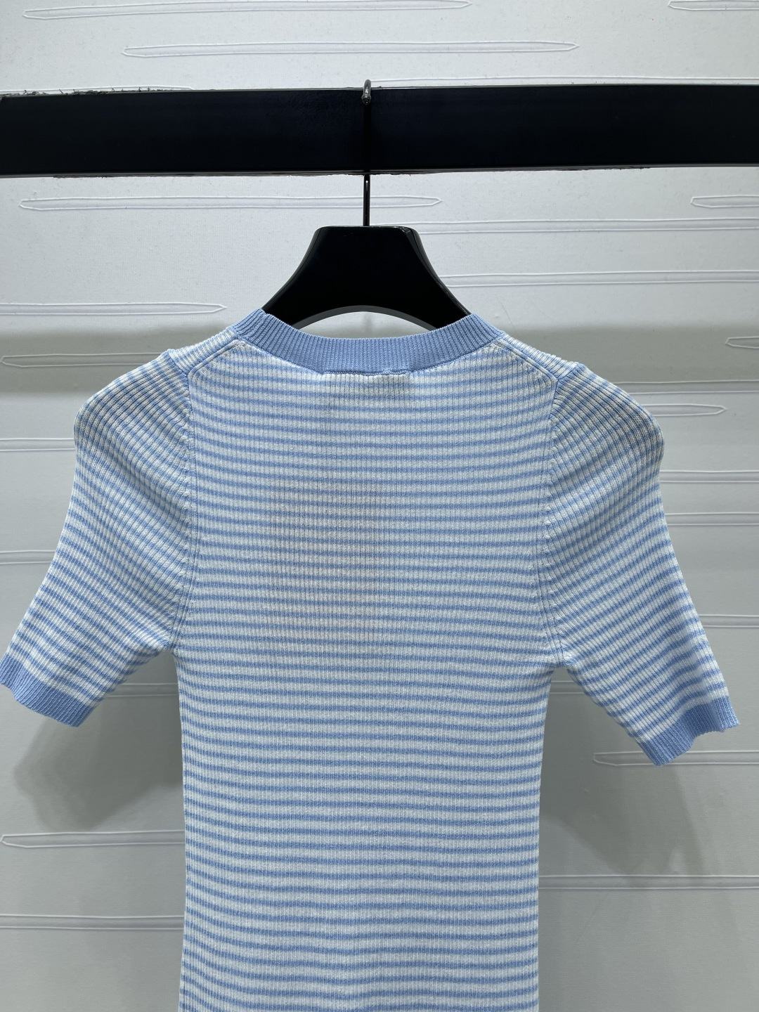 Women's short sleeves